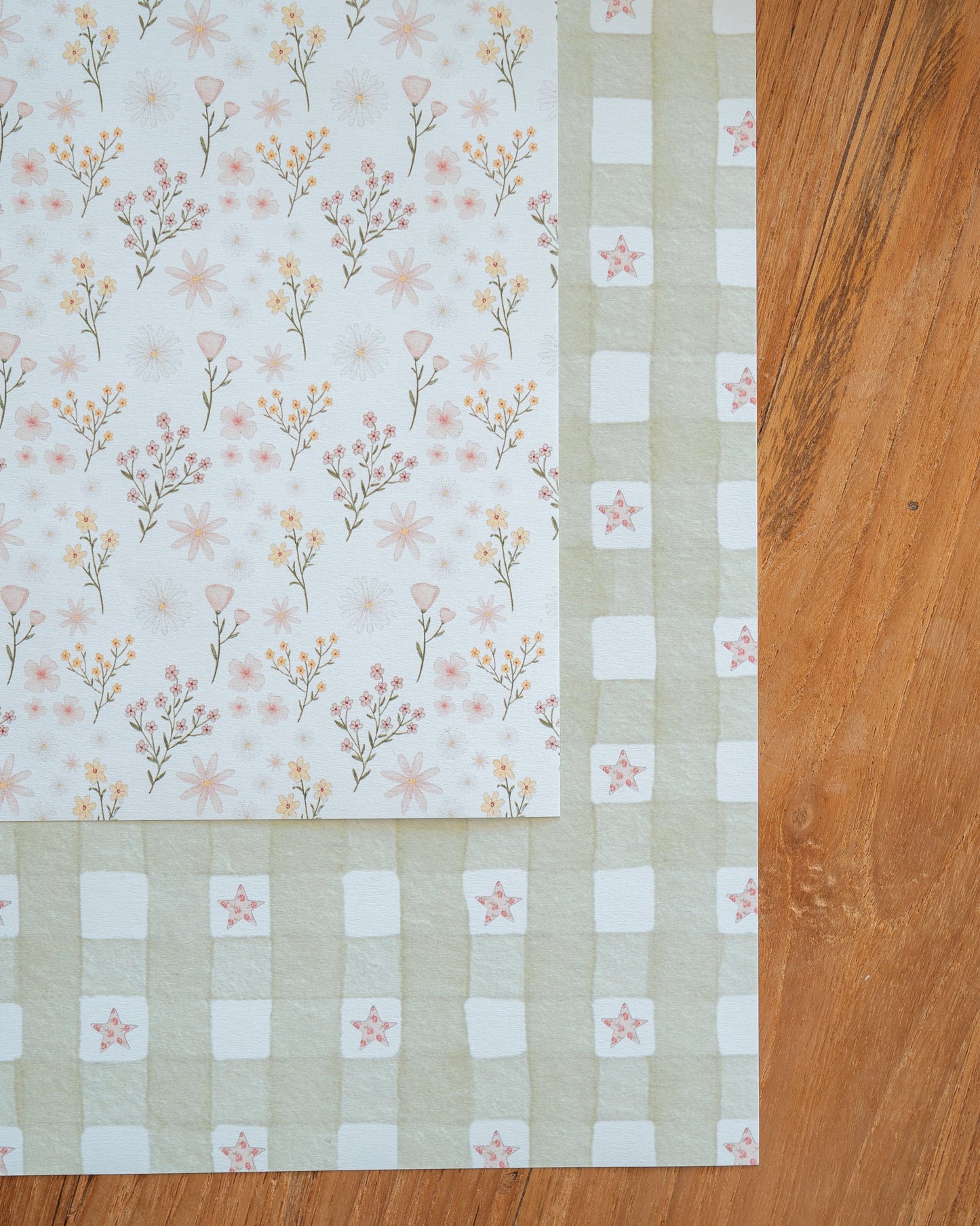 Papier scrapbooking - Vichy et Fleurs