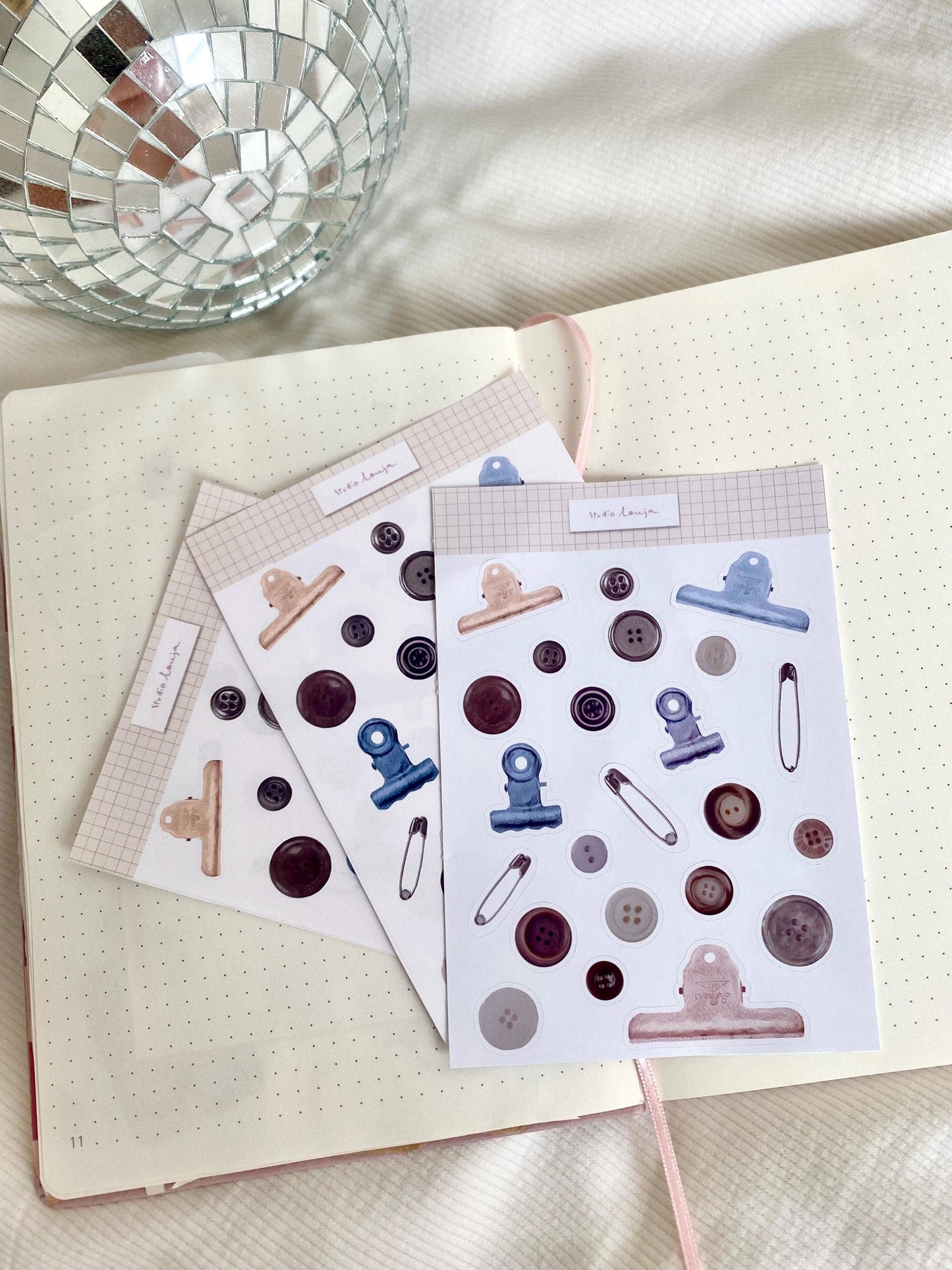 Planche de stickers - Boutons et pinces