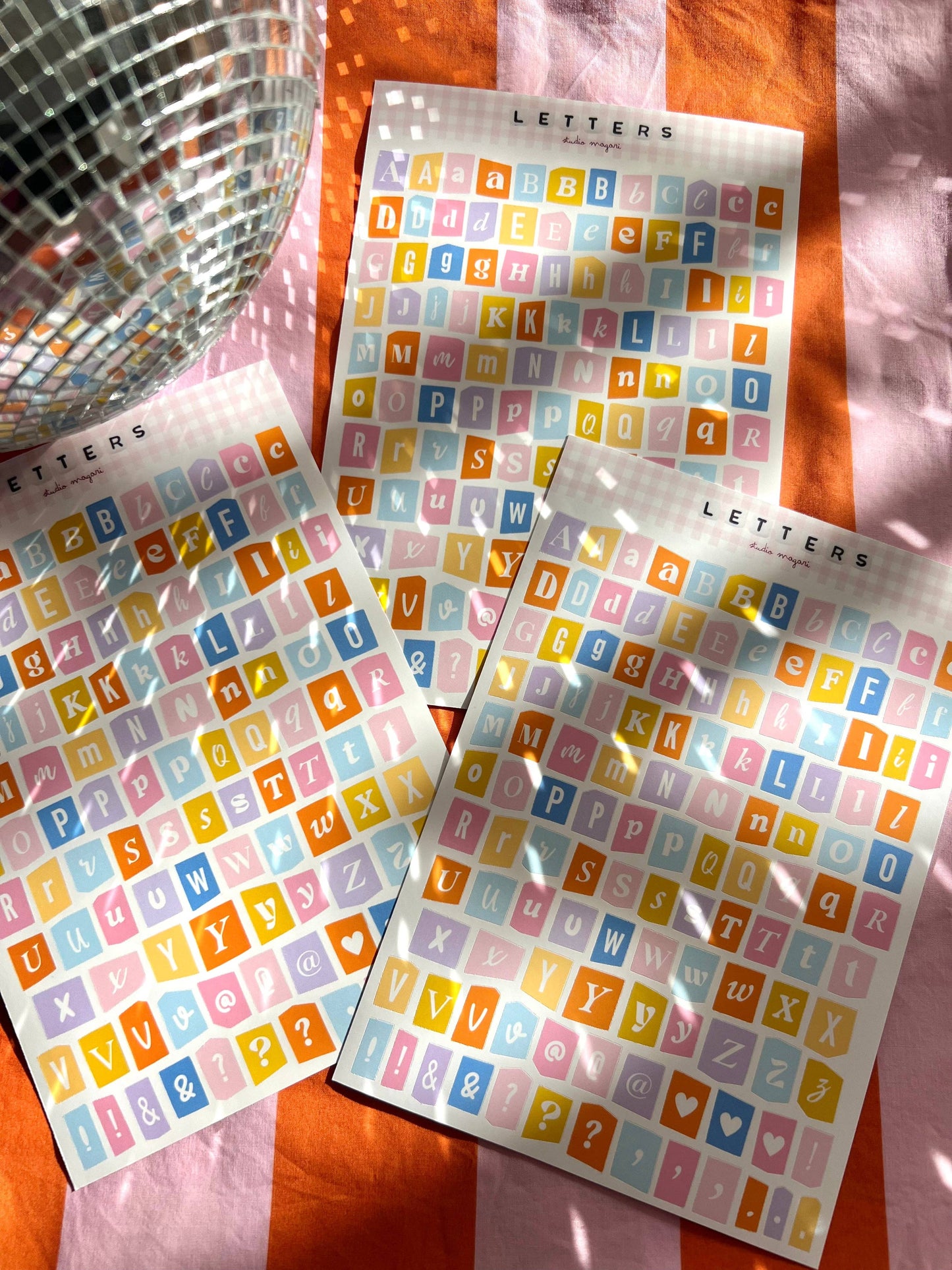 Planche de stickers - Rainbow Alphabet