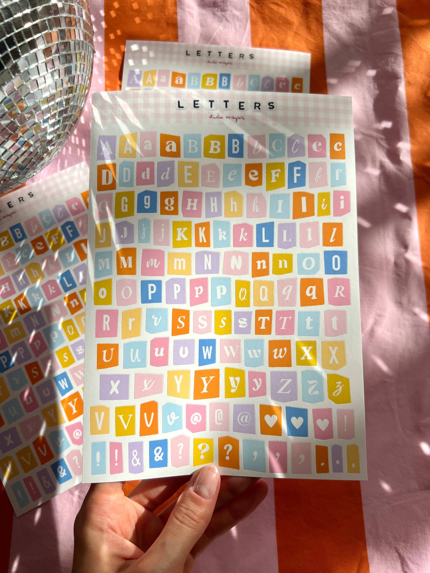 Planche de stickers - Rainbow Alphabet