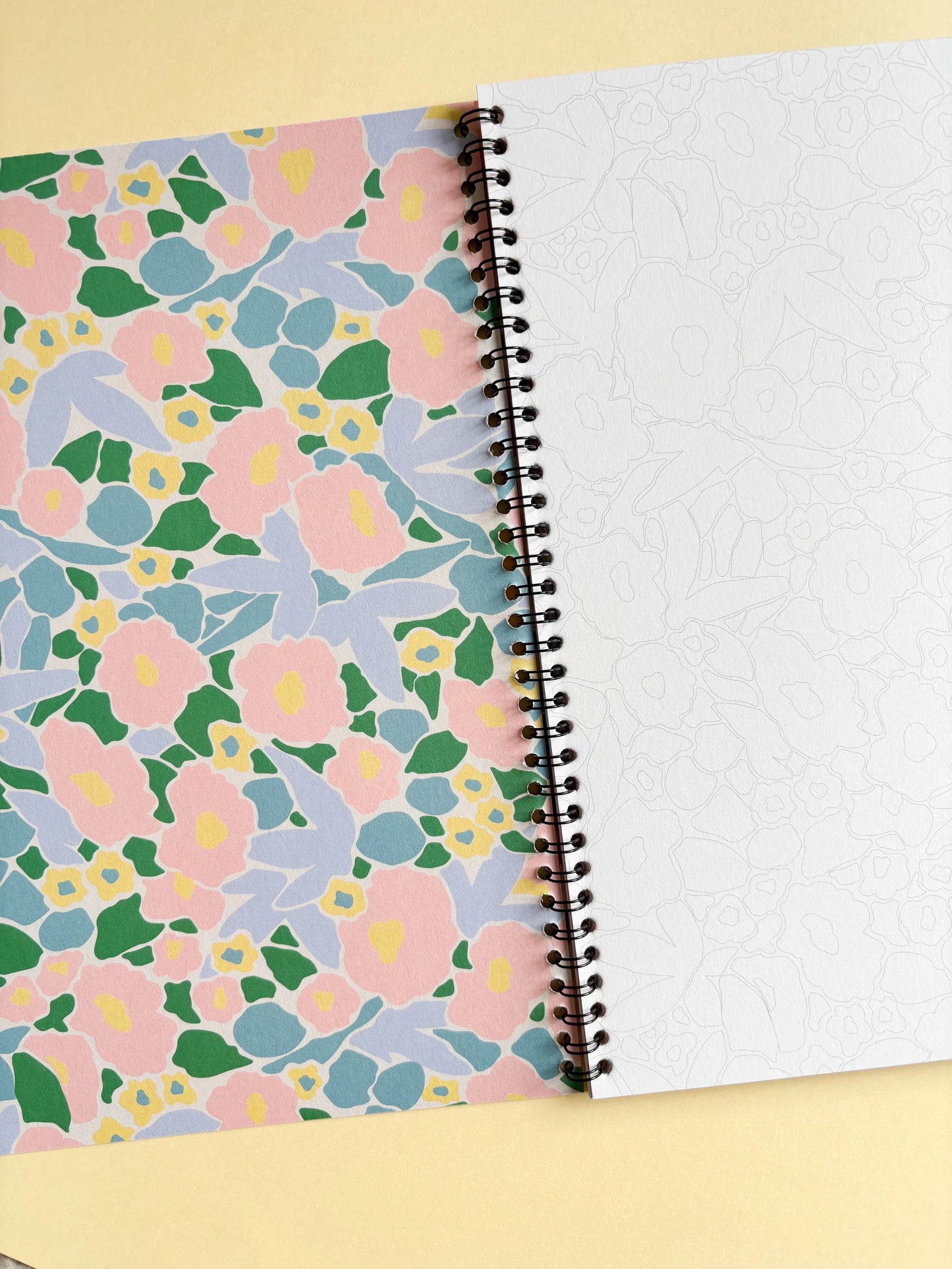 Carnet de coloriage - Motifs en fleurs
