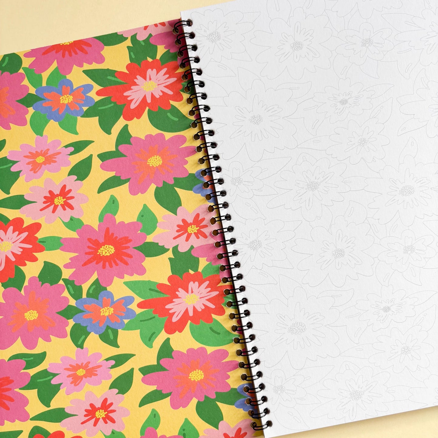 Carnet de coloriage - Motifs en fleurs